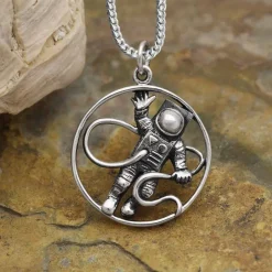 Zilveren halsketting astronaut