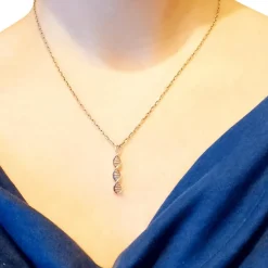 Zilveren halsketting DNA dubbele helix