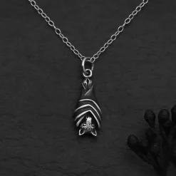 Zilveren halsketting vleermuis
