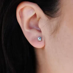 Zilveren oorbellen dobbelsteen