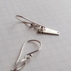 Zilveren oorbellen gereedschap (tang)