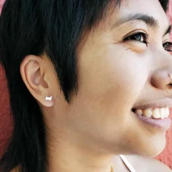 Zilveren oorbellen kat