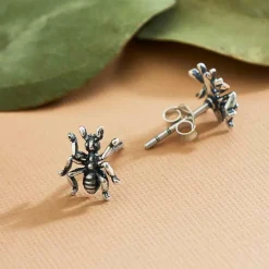 Zilveren oorbellen mier