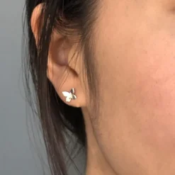 Zilveren oorbellen vlinder (studs)