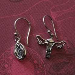 Zilveren oorbellen vulva & baarmoeder