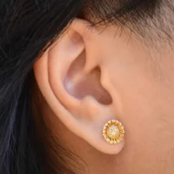 Zilveren studs met bronzen zonnebloem